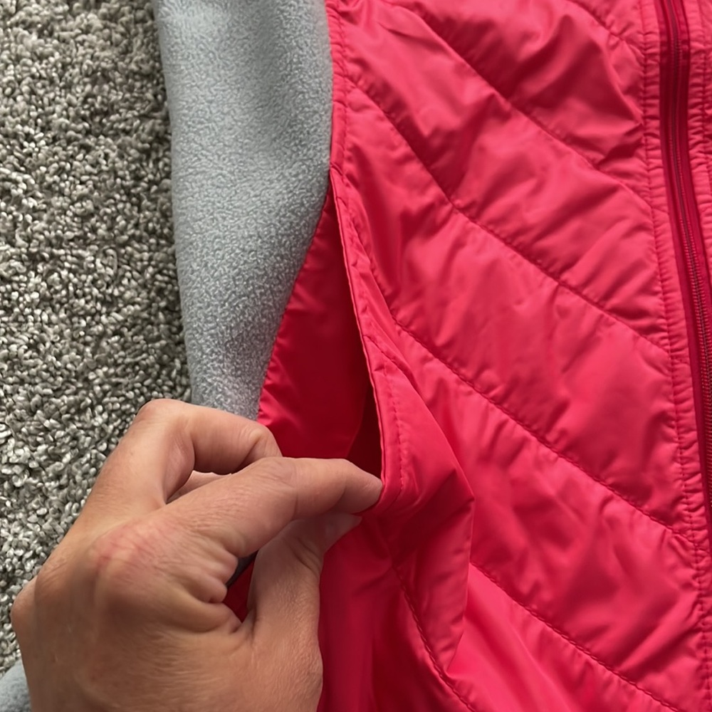 Columbia Vest - Picture 3 of 9